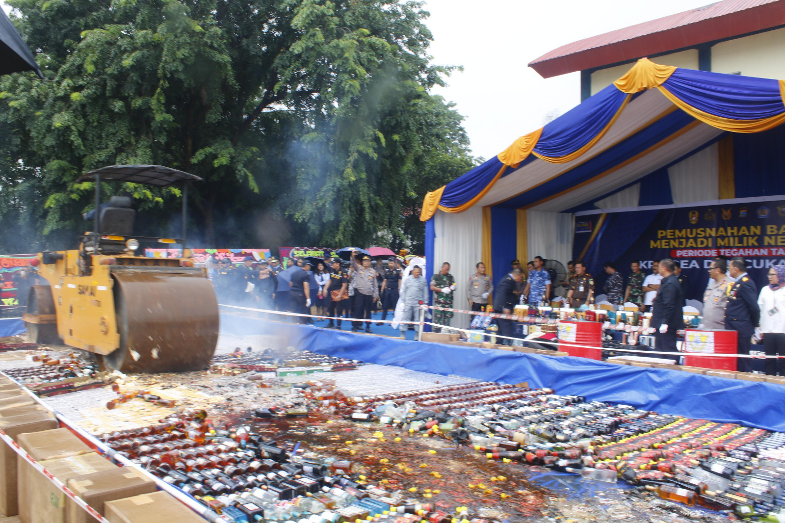 Bea Cukai Batam Musnahkan Barang Ilegal Senilai 16,4 Miliar Rupiah