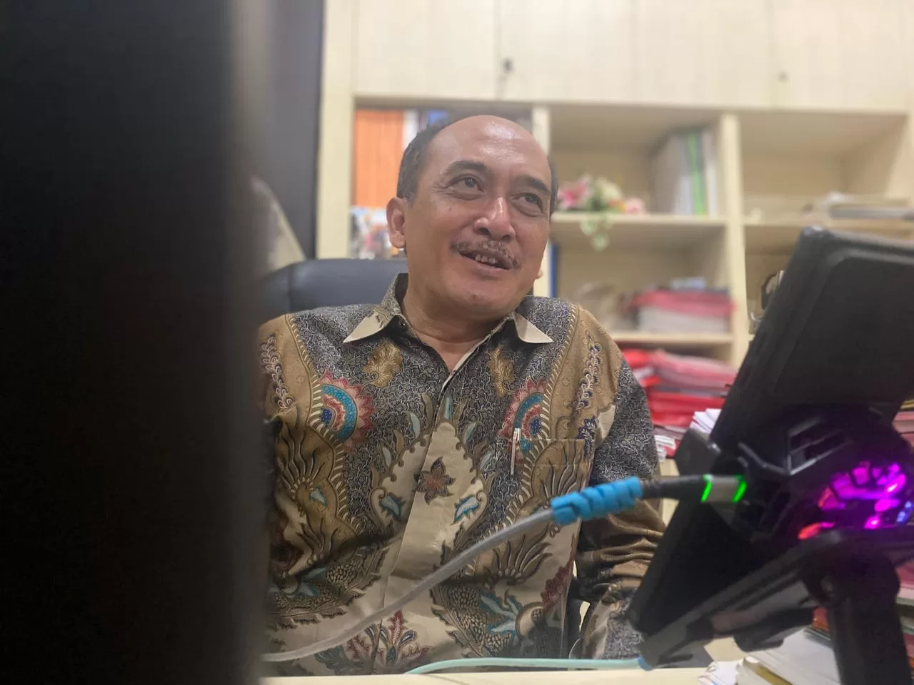 Pakar Hukum Soroti Aksi Naik Meja Firdaus Oiwobo di Ruang Pengadilan