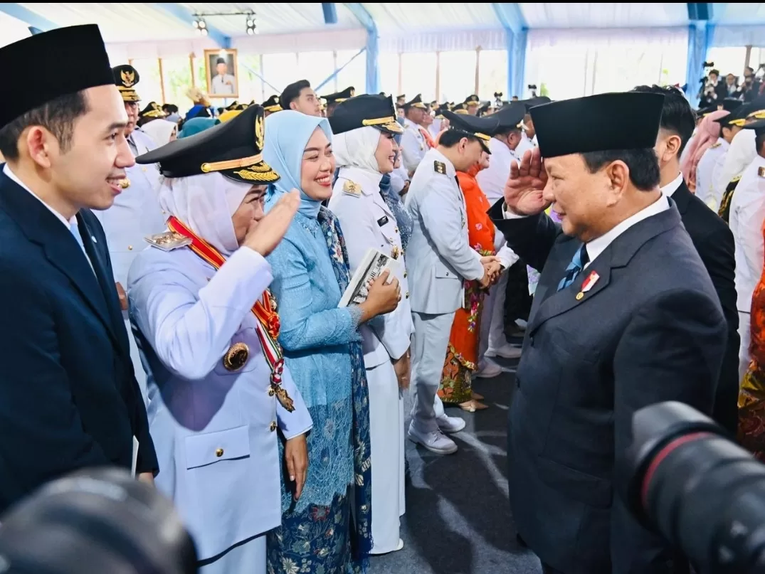 Dilantik Presiden, Khofifah-Emil Siap Sinergikan Nawa Bhakti Satya dengan Asta Cita