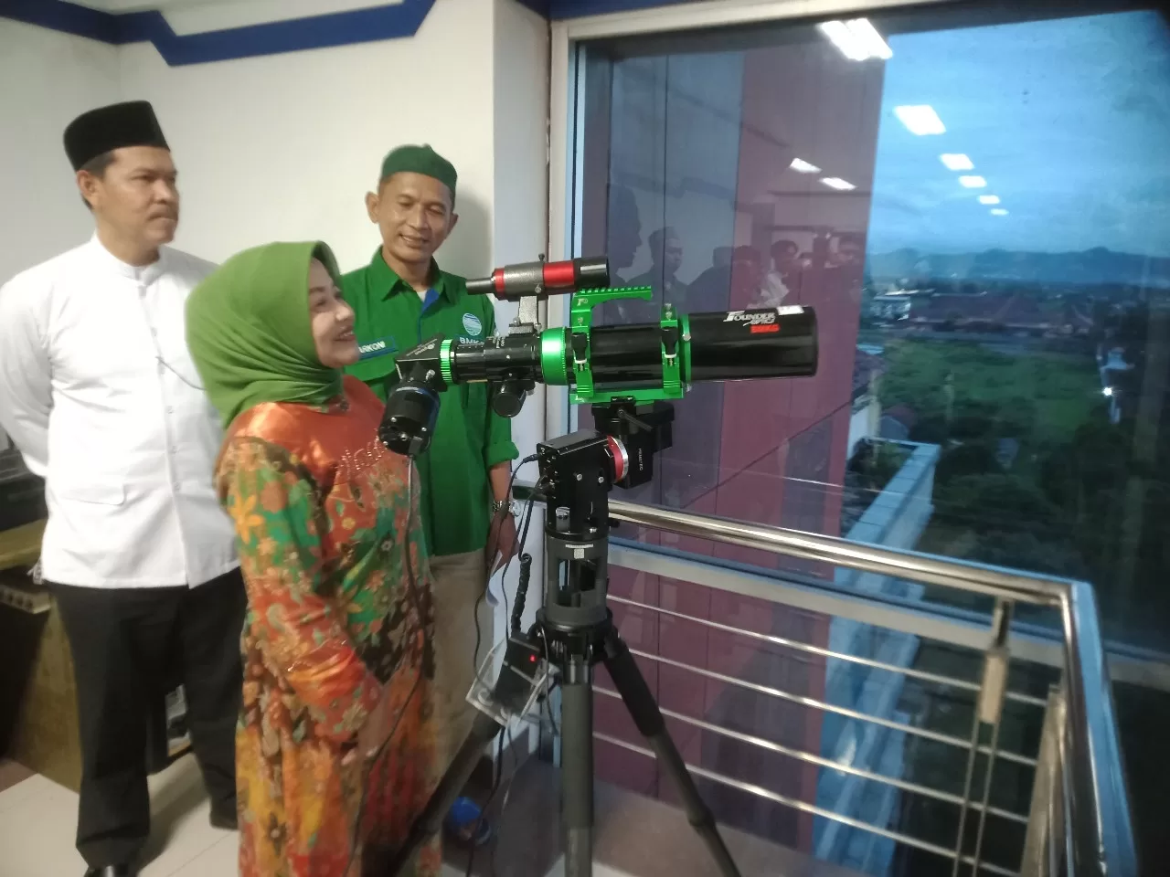 Rukyatul Hilal di Malang Berjalan Lancar, Hj. Lathifah Shohib Apresiasi Kebersamaan dalam Merayakan Lebaran 2025