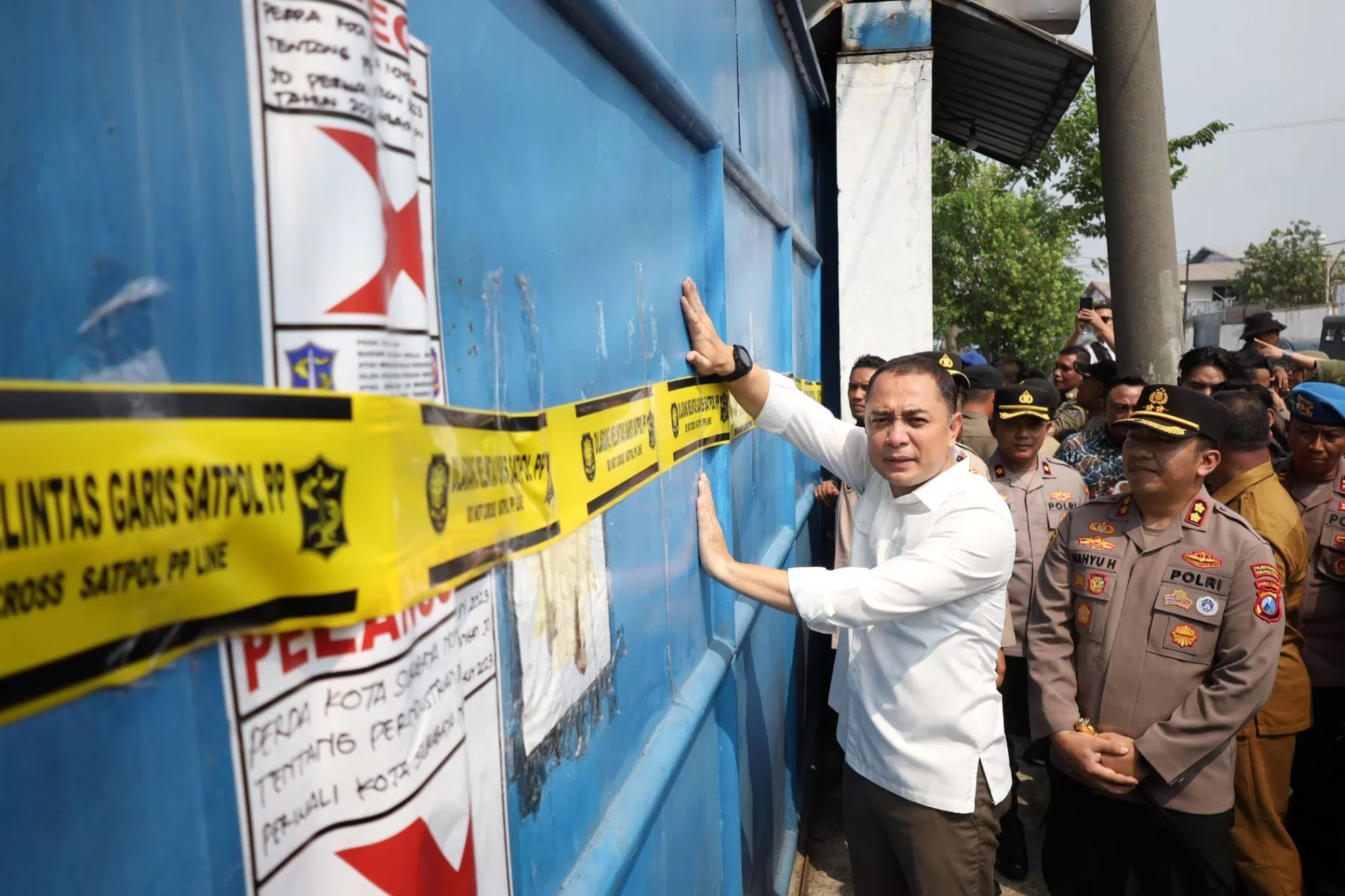 Tak Punya Izin, Gudang Sentoso Seal di Surabaya Disegel Pemkot