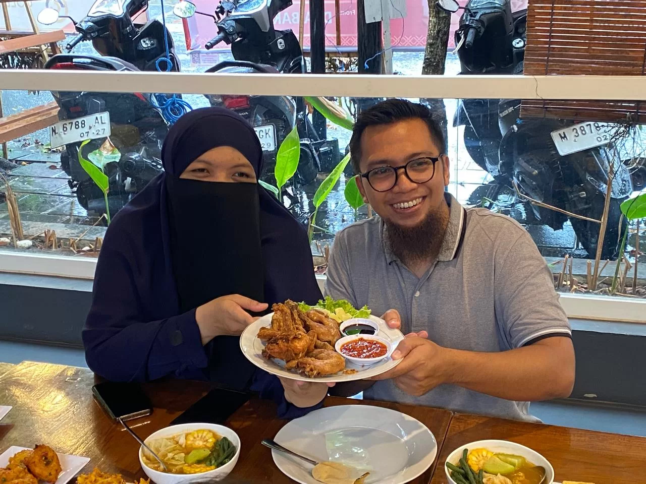 Ayam Goreng Balaikota, Pilihan Tepat untuk Santap Keluarga dan Rombongan di Jantung Kota Malang