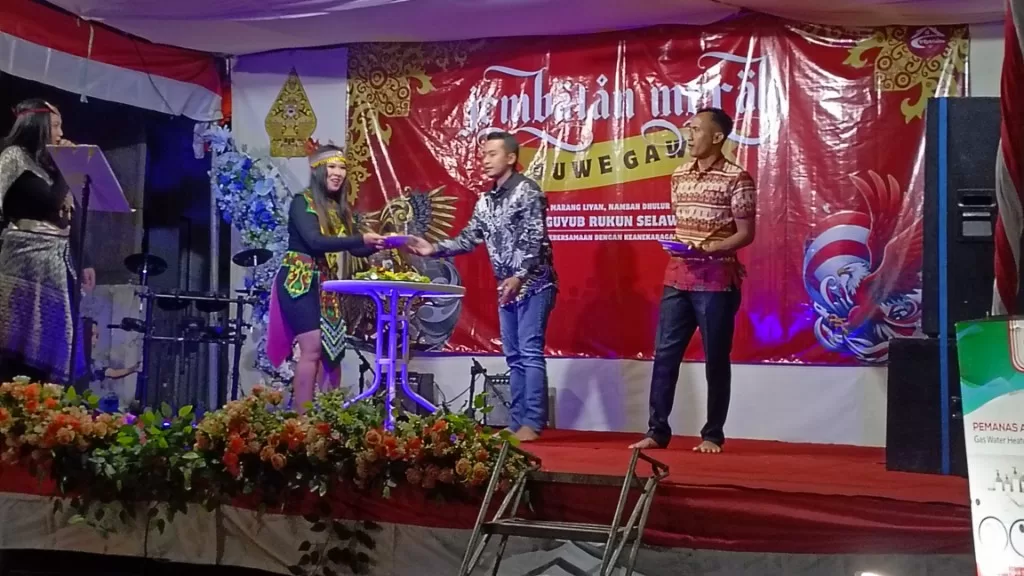 Guyub Rukun Selawase: Warga Jembatan Merah Malang Rayakan Malam Penuh Kebersamaan